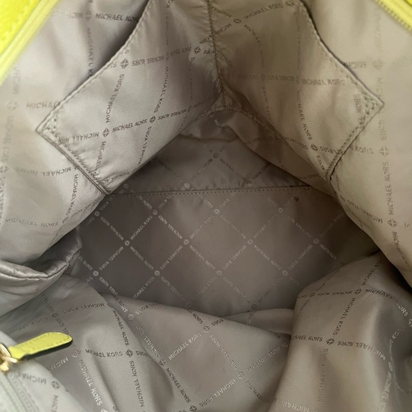 Michael Kors Evie Large Hobo - Picture 12 of 16